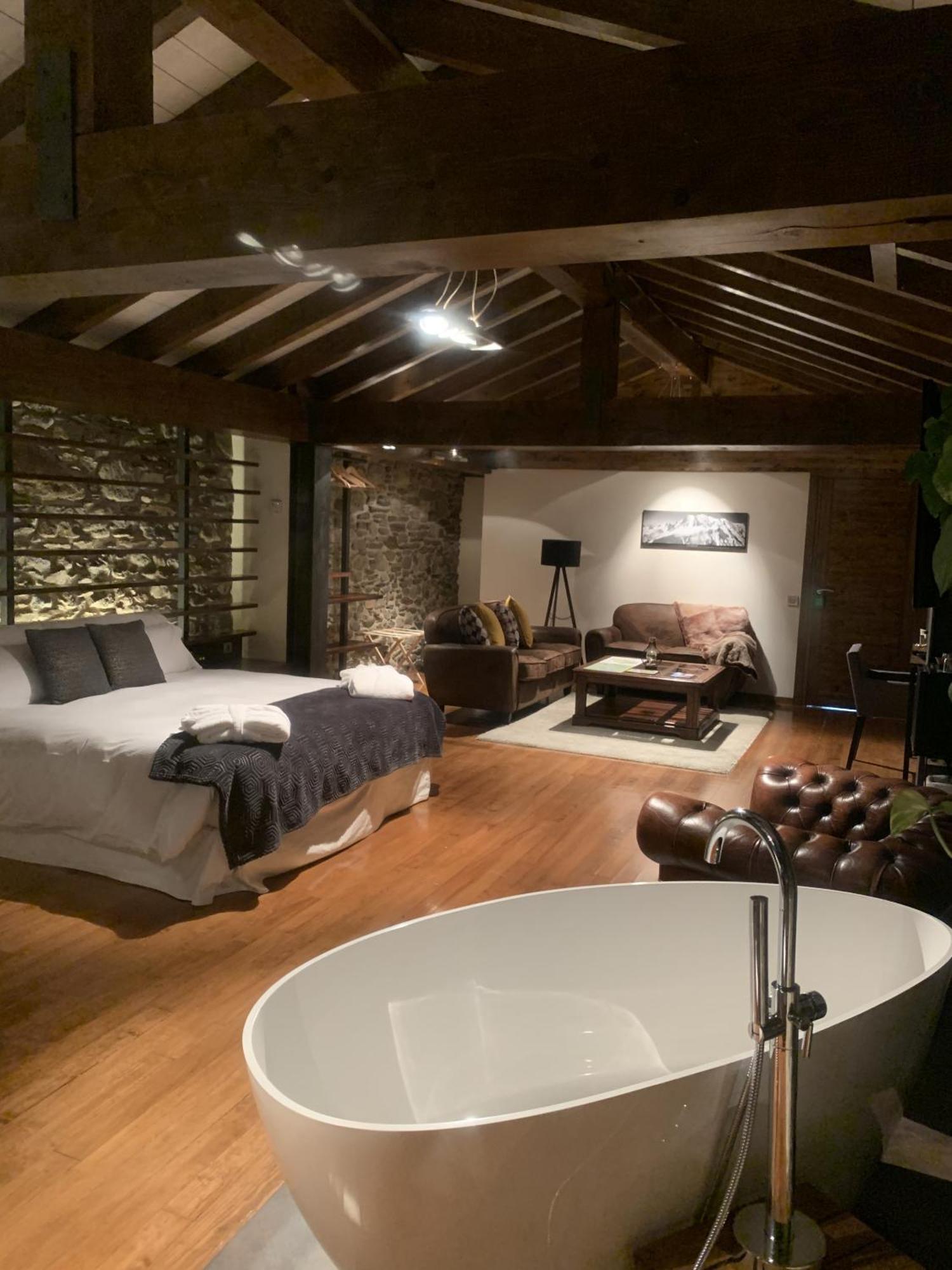 Mas Farner - Adults Only Bed & Breakfast Llivia Exterior photo