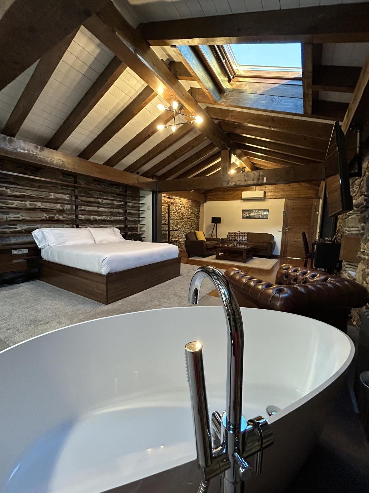 Mas Farner - Adults Only Bed & Breakfast Llivia Room photo